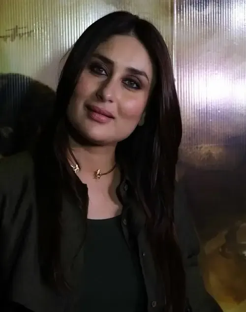 INDIAN TV ACTRESS KAREENA KAPOOR BEAUTIFUL LONG HAIR FACE CLOSEUP 6